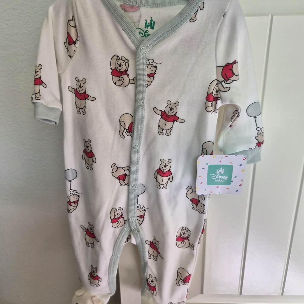 Disney Winnie the Pooh Footie - White and Red